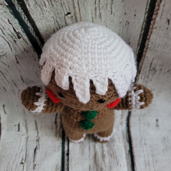 Crochet Gingerbread Boy Stuffed Amigurumi - Picture 5 of 11